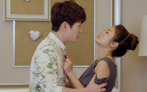 Nỗi khổ phải chịu đựng hàng đêm chẳng biết tỏ bày cùng ai của cô vợ có chồng 'mười phân vẹn mười'