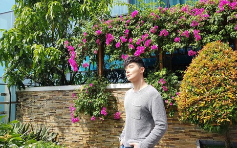 Khu vườn đẹp như mơ trong căn hộ rộng 200m2 ở quận 1 Sài Gòn của Nathan Lee
