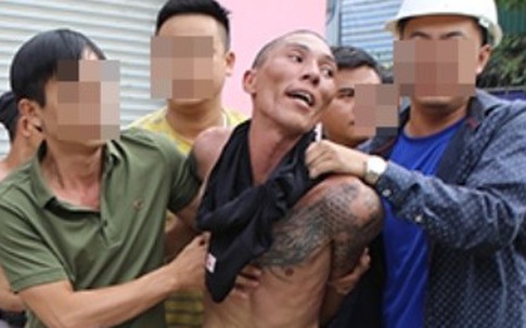 Nghệ An: Khởi tố kẻ ngáo đá ném con 14 tháng tuổi từ mái tầng hai xuống đất