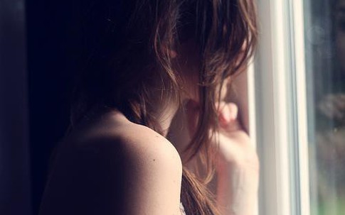 Đàn bà còn yêu, không ai cản nổi, đàn bà cạn tình, chẳng ai ngờ hết