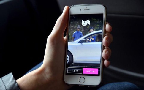 Bận công việc phải thuê dịch vụ taxi đưa đón con đi học, người mẹ phải ân hận suốt đời