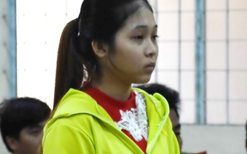 Cô gái tiếp tay cho kẻ đâm chết người lĩnh 12 năm tù