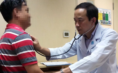 Suy thượng thận, hoại tử khớp vì chữa ngứa da đầu sai cách