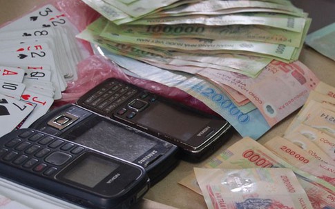 Triệt phá ổ cờ bạc bằng lô đề lên tới gần 50 tỷ đồng do quý bà cầm đầu