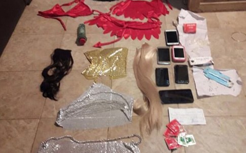 Vì tiền, mẹ nhẫn tâm ép con và cháu gái bán dâm, khiến một bé có bầu, sinh con