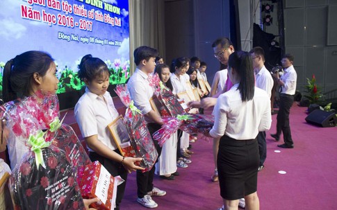 Phòng khám Đa khoa Âu Mỹ Việt – Đồng hành cùng học bổng Lê Đình Nhơn