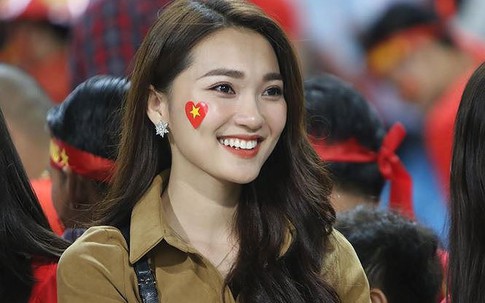 Dàn bạn gái hotgirl của các cầu thủ Việt 'gây náo loạn' năm 2018