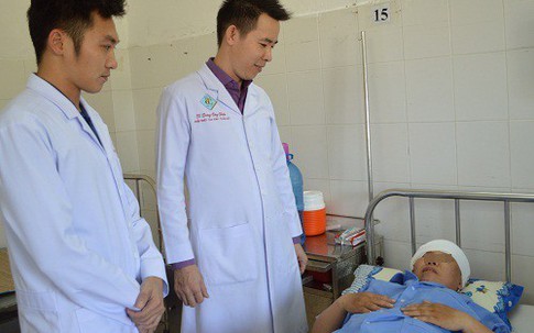 Bị cuốn vào máy xay xát gạo, người phụ nữ bị mất toàn bộ da đầu