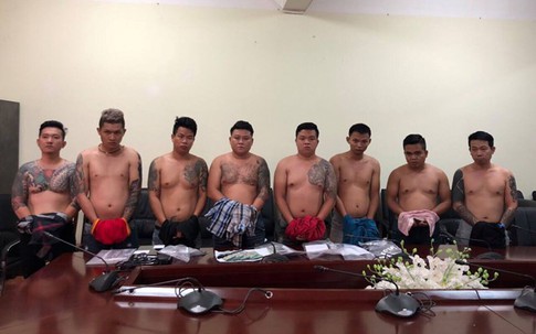 Cảnh sát vây bắt băng cho vay nặng lãi khi vừa xuống Tân Sơn Nhất