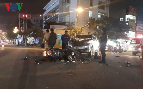 Chở con đi học về gặp tai nạn, con tử vong, cha bị thương nặng