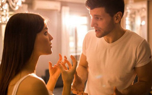 Vợ lưu giữ kỷ vật về người cũ, còn khăng khăng “đó là khoảng trời riêng cần được tôn trọng”