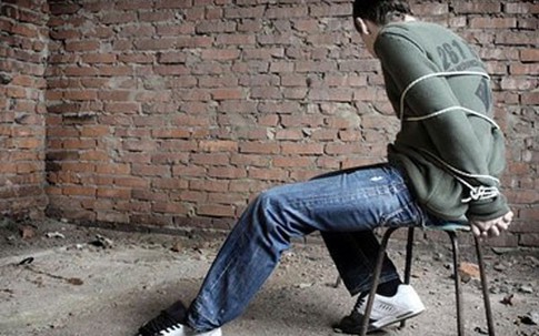 Lời khai của nhóm giang hồ bắt cóc con bạc, đánh đập để đòi nợ