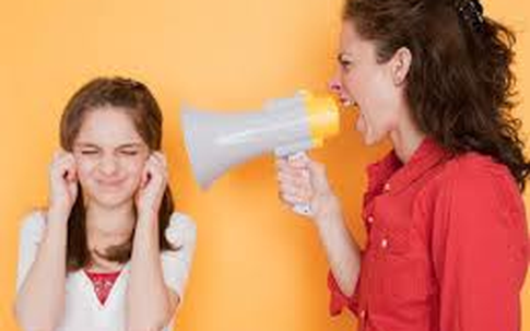 Lạm dụng tình cảm trẻ em - Bệnh dịch thầm lặng trong gia đình (4): Những lời nói nào của cha mẹ bị coi là lạm dụng trẻ