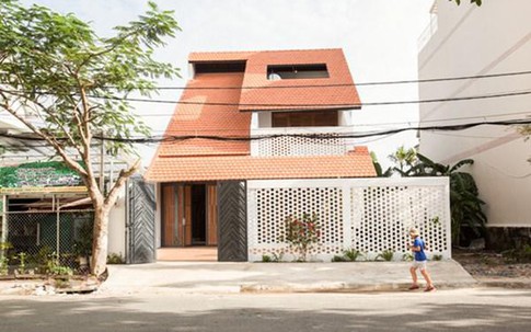Biệt thự mái ngói ở TP.HCM gợi ý kiến trúc mới mẻ cho những căn nhà phố