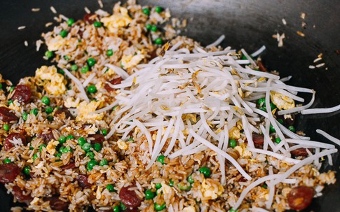 Bí quyết cho món cơm chiên tơi ngon như nhà hàng hóa ra chỉ đơn giản thế này!