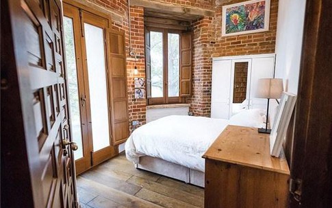 Cải tạo ngôi nhà bỏ hoang, cặp vợ chồng rao bán 25 tỷ đồng kiếm lời