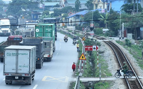 Cầu vượt xây sai gián tiếp gây tai nạn thảm khốc ở Hải Dương?