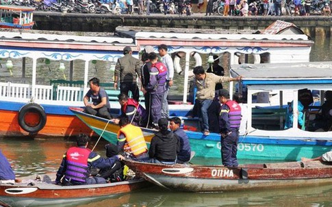 Vụ chồng lái ô tô chở vợ con lao xuống sông: 'Anh Giang rất vui vẻ, hiền lành'