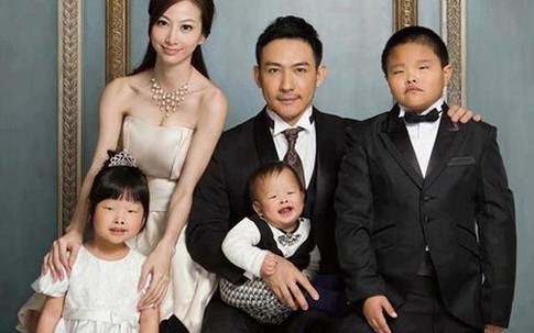 Cô gái trong bức ảnh 'mẹ tiên con cú' từng gây bão giờ ra sao sau khi hé lộ sự thật gây sốc?