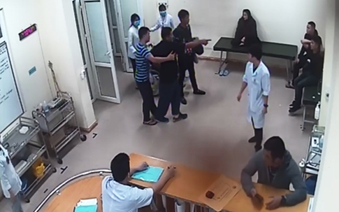 Hai nhóm thanh niên hỗn chiến trong bệnh viện Đa khoa tỉnh Hải Dương vì va chạm giao thông