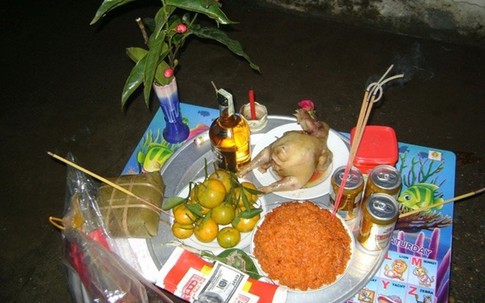 Vì sao cần phải cúng giao thừa ngoài trời?