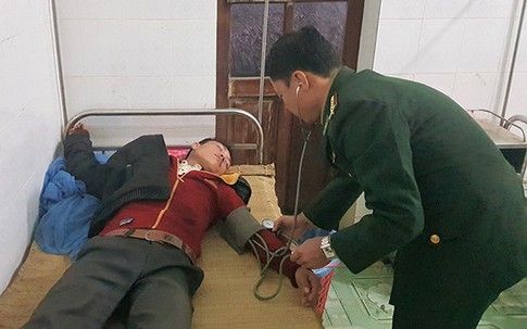 Người đàn ông ăn lá ngón tự tử may mắn được cứu sống