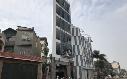 Hà Nội: Những ngôi nhà hình thù "kỳ dị" trên phố Phạm Văn Đồng