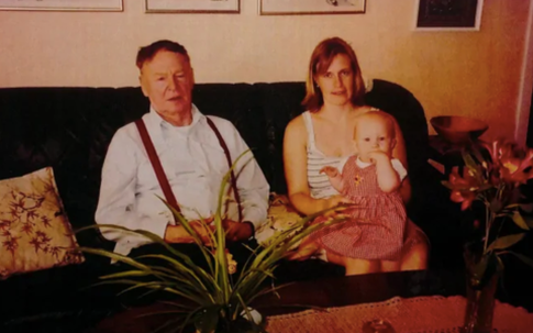 Triệu phú mất, người thân phát hiện chàng thừa kế là con hờ