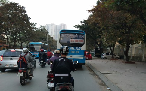Hà Nội: Xe khách vào phố cấm, dừng đỗ chốn đông người