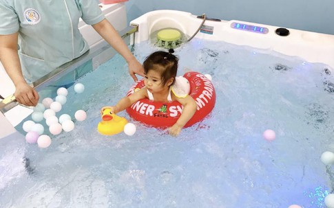 Quy trình bơi cho trẻ dưới 2 tuổi như thế nào là chuẩn và an toàn?