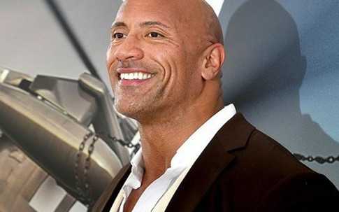 The Rock - từ cậu bé cao 1,9 m bị xa lánh đến ngôi sao quyền lực