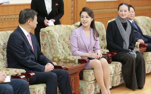 Vợ ông Kim Jong-un lần đầu xuất hiện sau 4 tháng