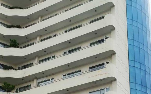 Nghệ An: Phó phòng kế toán một trường đại học rơi từ tầng 8 khách sạn tử vong