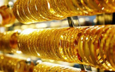 Giá vàng hôm nay 25/10: Tiếp tục tăng mạnh do đồng đô la Mỹ suy yếu