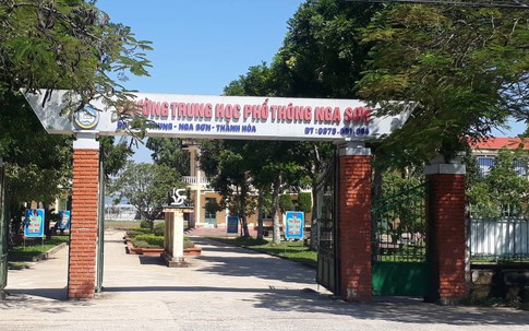 Nữ sinh bị bạn dùng mũ đánh tới tấp vào đầu đang phải điều trị tại bệnh viện