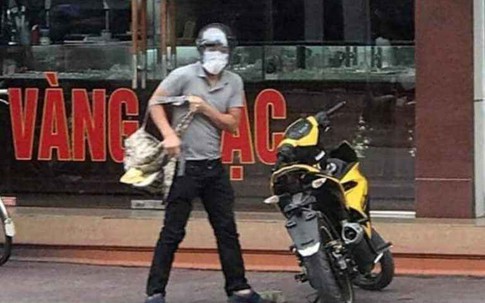 Quảng Ninh: Nam thanh niên lao vào cướp tiệm vàng giữa ban ngày
