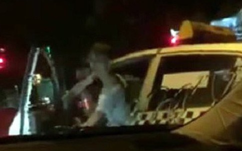 Chuyên gia giao thông nói gì về vụ tài xế taxi Thanh Nga đổ dung dịch vào kính, dọa đốt xe Camry giữa đêm?