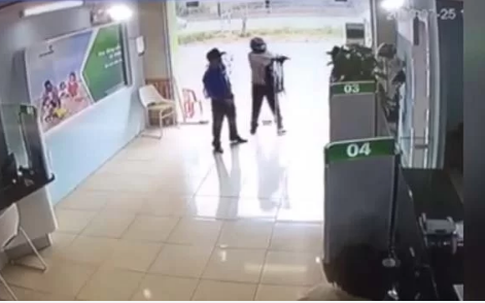 Cựu công an nổ súng tại ngân hàng bị khởi tố thêm tội