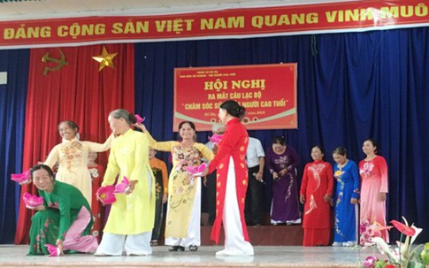 Nâng cao chất lượng sống cho người cao tuổi dựa vào cộng đồng