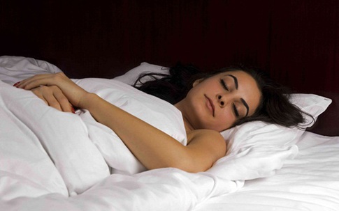 Làm thêm 4 việc trước khi đi ngủ: Đặt lưng xuống giường là ngủ, cả đời khỏe mạnh