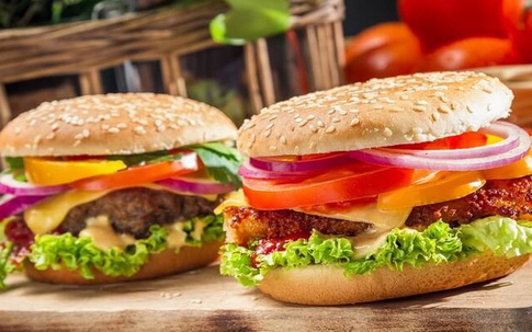 Hamburger - món Tây trên đất Việt được nhiều người yêu thích