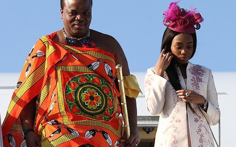 Vua châu Phi chi 17 triệu USD mua xe cho 14 vợ