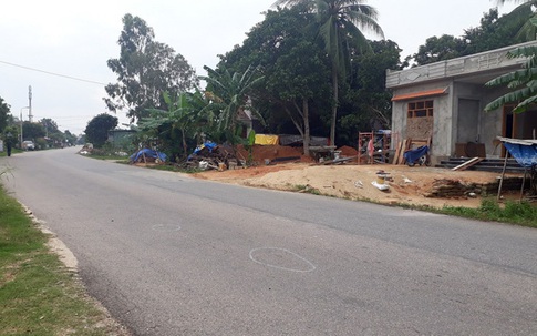 Cầm cây đánh chết hàng xóm vì "ăn hiếp" mẹ mình