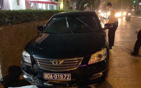 Xe của Liên đoàn Bóng đá Việt Nam gây tai nạn rồi bỏ chạy
