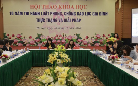 Người gây ra bạo lực gia đình mới là người phải ở nhà tạm lánh?