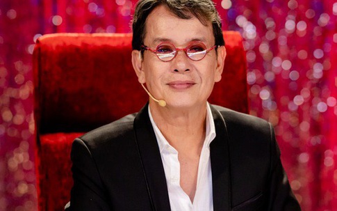 Nhạc sĩ 72 tuổi Đức Huy có hành động cực lãng mạn với vợ trẻ xinh đẹp kém 44 tuổi