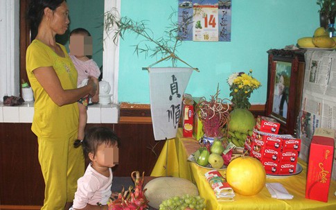 Chuyến về quê ăn cưới của mẹ phủ bóng đen lên tương lai con thơ