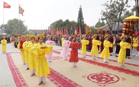 Tôn vinh tín ngưỡng thờ Mẫu và Hội làng Việt cổ