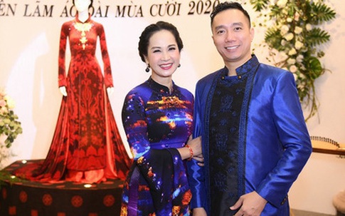 "Mẹ chồng màn ảnh" Lan Hương hội ngộ NSND Trần Nhượng tại triển lãm áo dài Việt