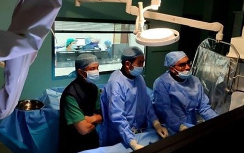 Bé gái mới 3 tuổi bị đột quỵ não